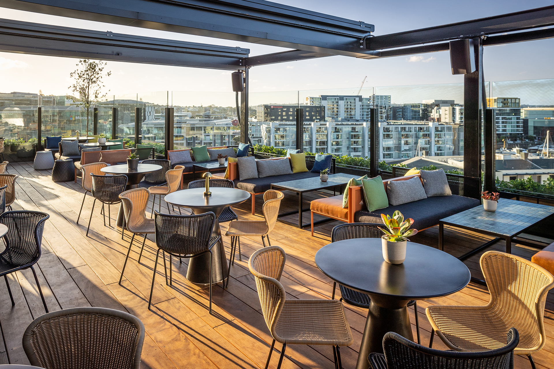 QT, Auckland NZ Business Traveller