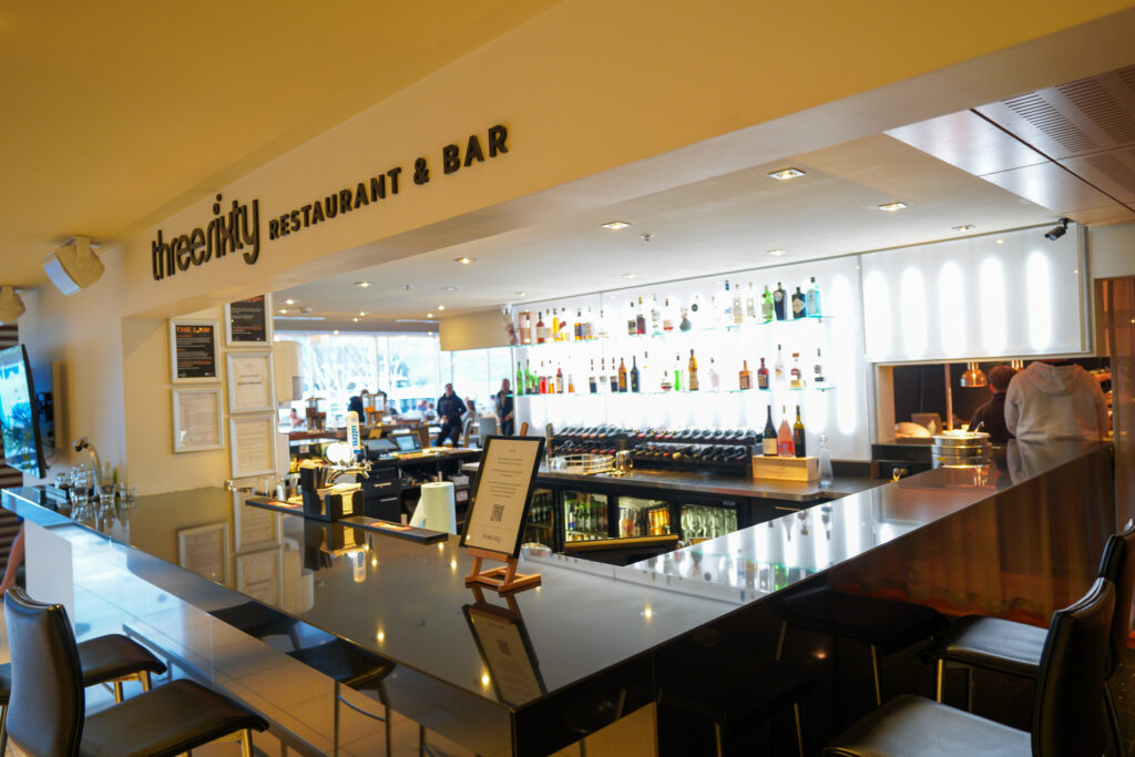 three sixty bar and restaurant at Crowne Plaza Queenstown
