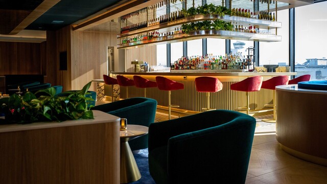 British_Airways-British_Airways-new_bar_in_Miami_lounge-640×360-ref202290