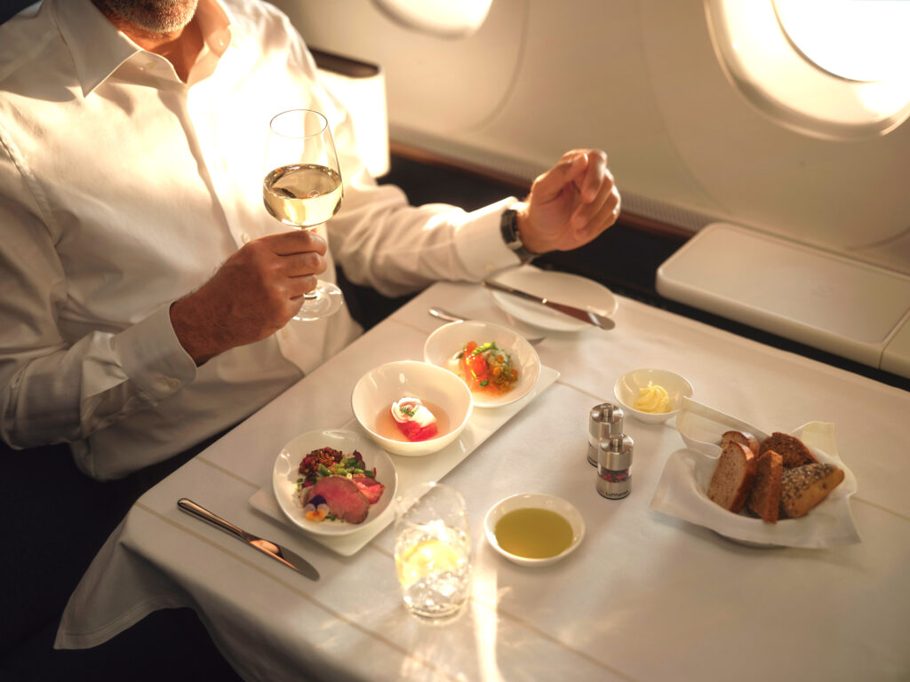 FOX meal service on-board Lufthansa long-haul services